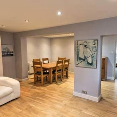 Charming Apartment In Deal Near The Beach & Town Bagian luar foto
